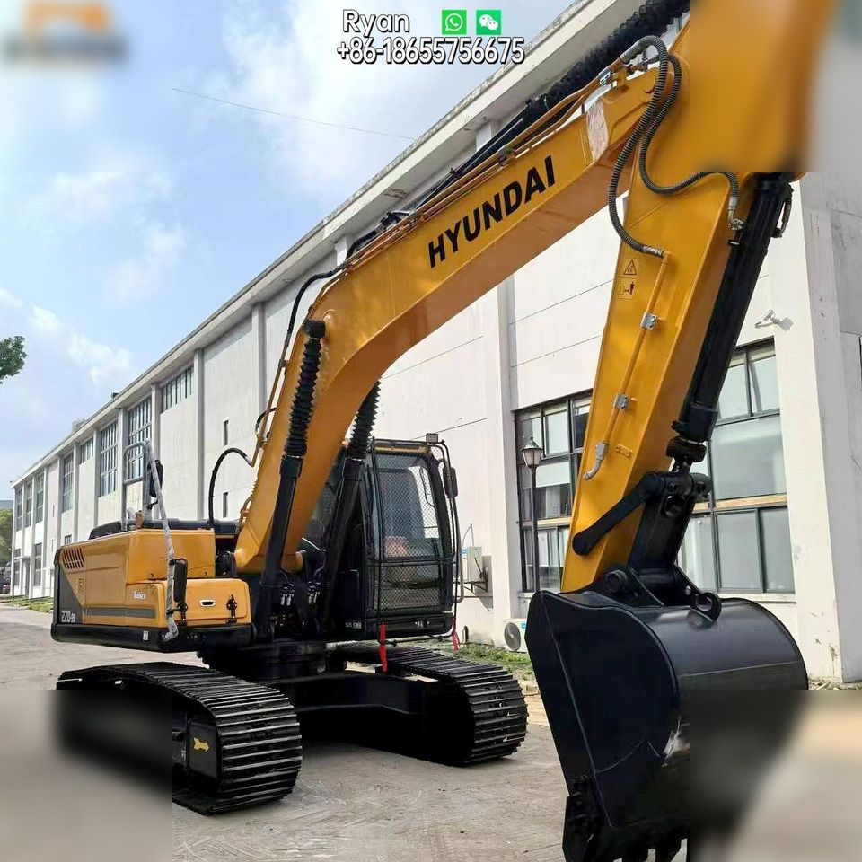 2023 Hyundai R220LC-9S crawler excavator, side view 2023 Hyundai R220LC-9S crawler excavator, side view