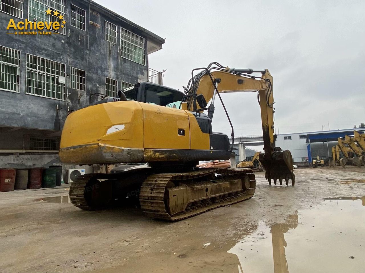 2021 XCMG XE135D crawler excavator, rear three-quarter view 2021 XCMG XE135D crawler excavator, rear three-quarter view