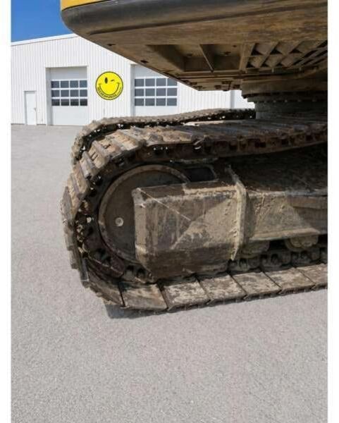 2021 Volvo EC220EL crawler excavator track detail 2021 Volvo EC220EL crawler excavator track detail