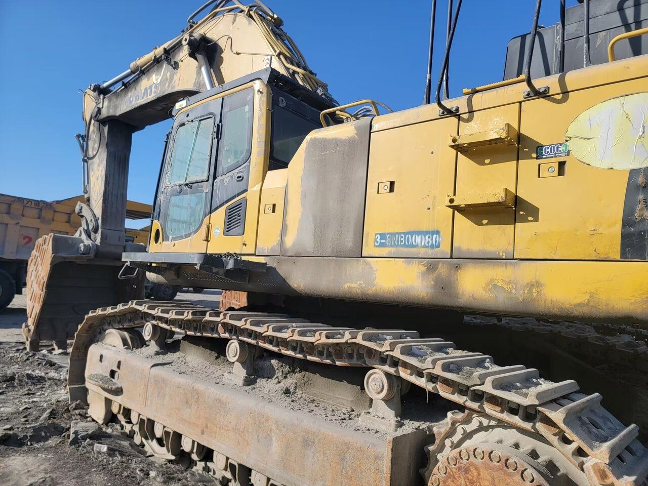 Komatsu PC8508EO crawler excavator side view