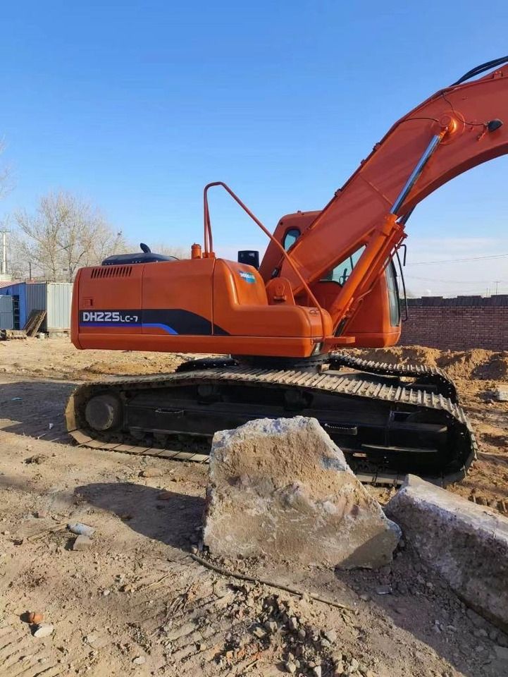 2023 Doosan DH225LC-7 crawler excavator, side view