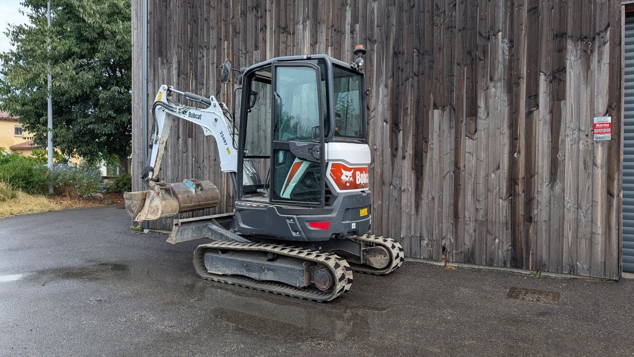 2022 Bobcat E26 mini excavator, side view 2022 Bobcat E26 mini excavator, side view