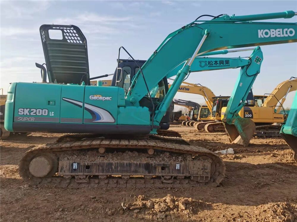 2020 Kobelco SK200 LC crawler excavator side view 2020 Kobelco SK200 LC crawler excavator side view