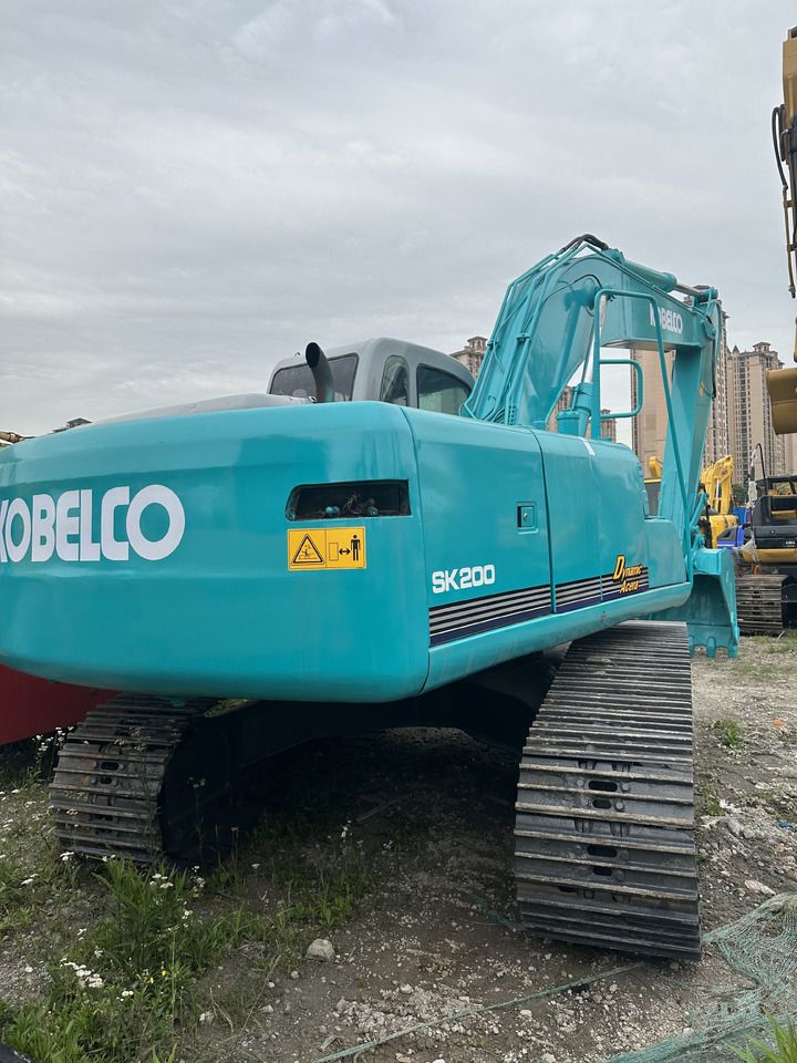 2020 Kobelco SK200 crawler excavator, rear three-quarter view