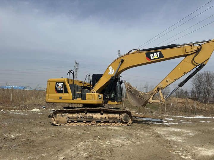 2021 Caterpillar 320GC crawler excavator, side view 2021 Caterpillar 320GC crawler excavator, side view
