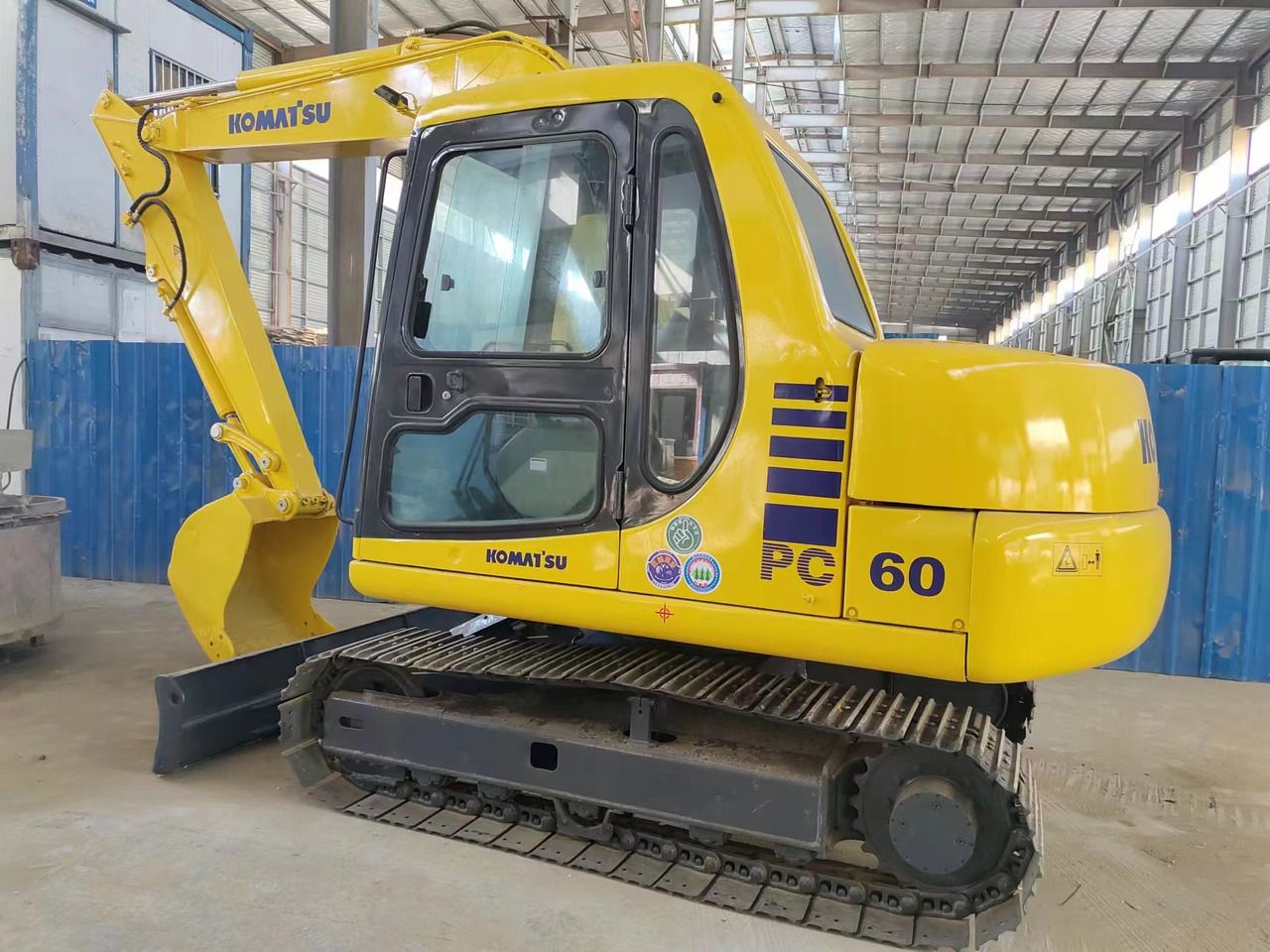 2018 Komatsu PC60-7 mini excavator side view 2018 Komatsu PC60-7 mini excavator side view