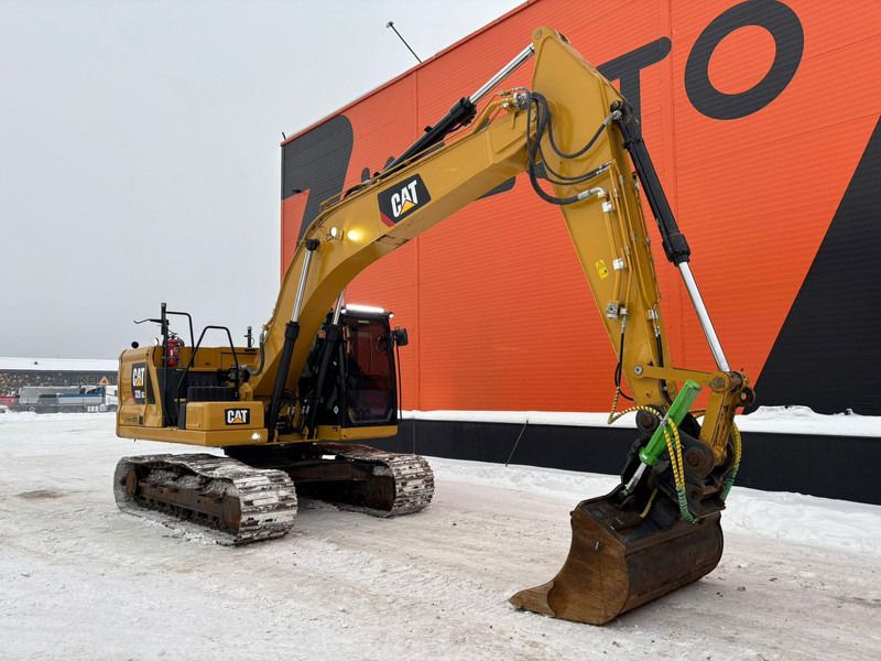 2018 Caterpillar 320GC crawler excavator, side view 2018 Caterpillar 320GC crawler excavator, side view