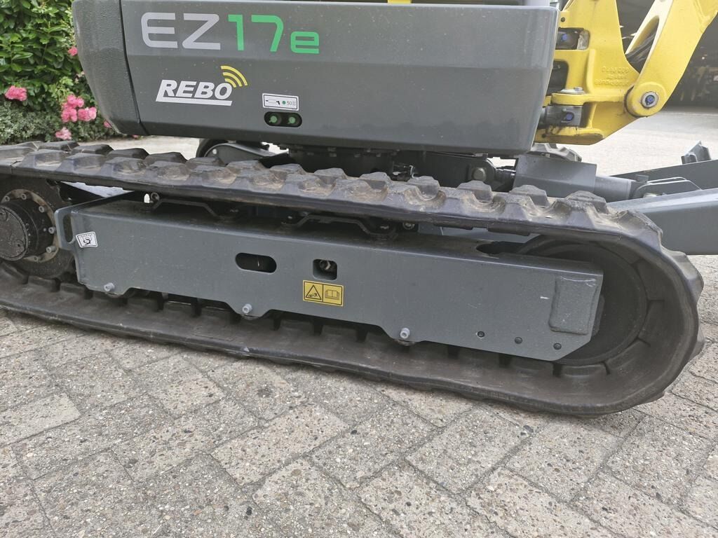 2022 Wacker Neuson EZ17E mini excavator undercarriage view 2022 Wacker Neuson EZ17E mini excavator undercarriage view
