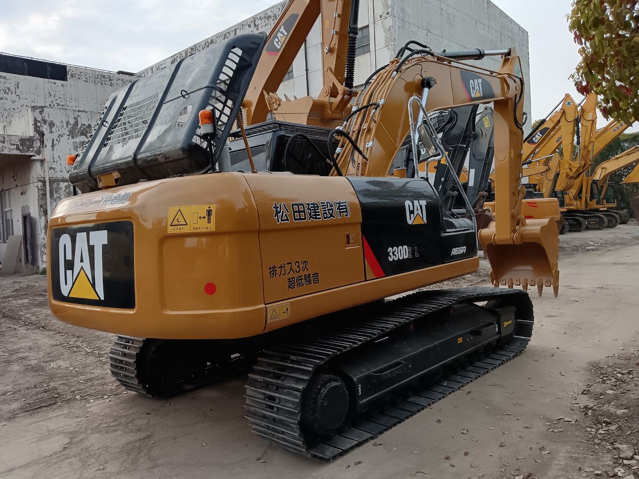 2024 Caterpillar 330D2L crawler excavator, rear three-quarter view 2024 Caterpillar 330D2L crawler excavator, rear three-quarter view