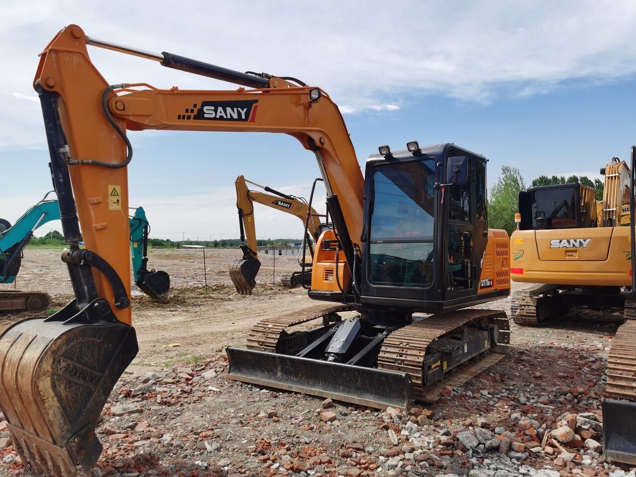 2023 Sany SY75C crawler excavator, side view 2023 Sany SY75C crawler excavator, side view