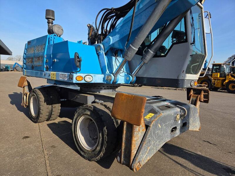 2016 Fuchs MHL331 material handler, side view
