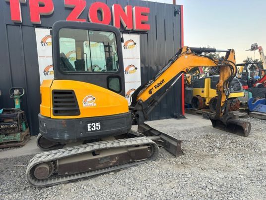 2016 Bobcat E35 mini excavator, side view 2016 Bobcat E35 mini excavator, side view