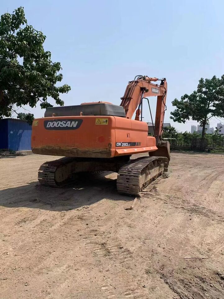 2022 Doosan DX260LC-9C excavator, rear view 2022 Doosan DX260LC-9C excavator, rear view