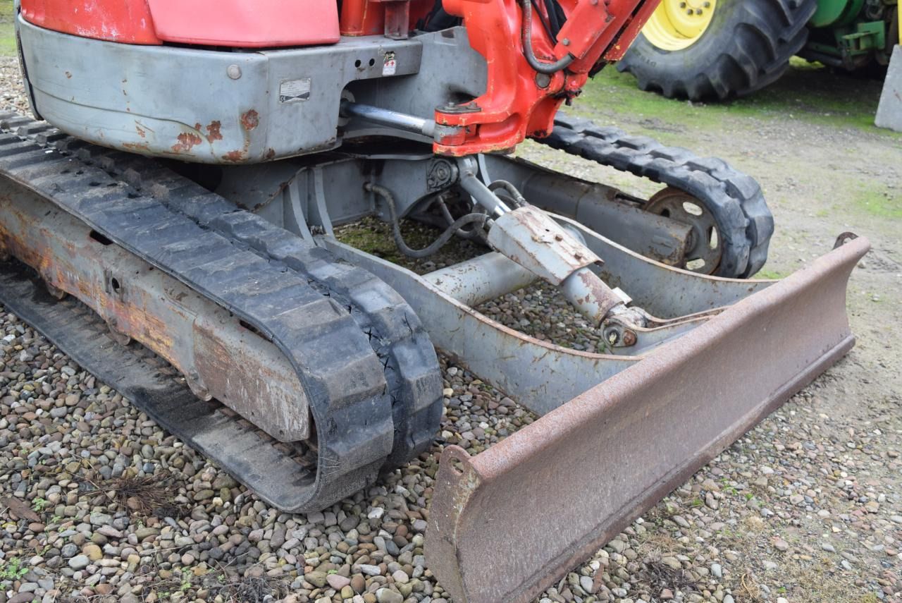 2004 Yanmar VIO 45 mini excavator undercarriage and blade view 2004 Yanmar VIO 45 mini excavator undercarriage and blade view