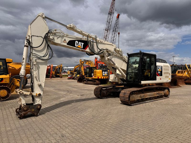 2012 Caterpillar 324ELN crawler excavator, side view 2012 Caterpillar 324ELN crawler excavator, side view