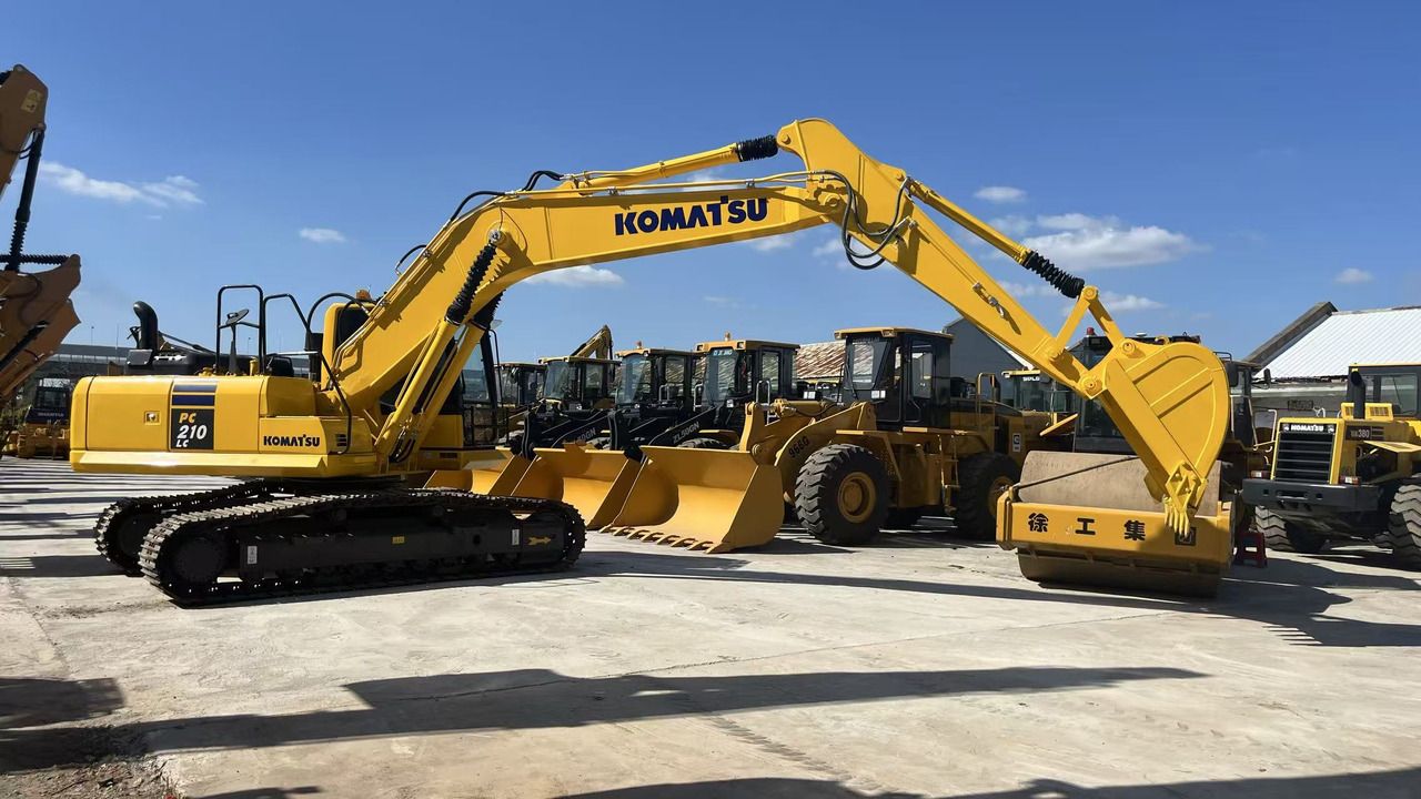 2023 Komatsu PC210LC crawler excavator side view 2023 Komatsu PC210LC crawler excavator side view