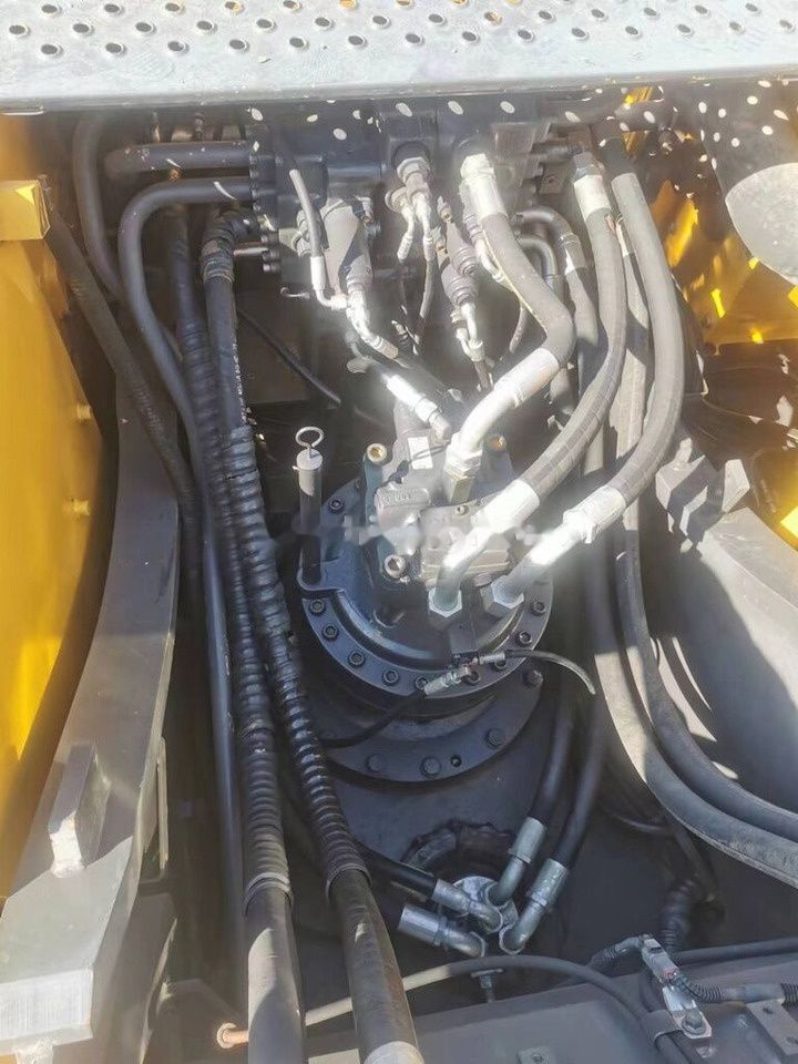 2019 Volvo EC290 crawler excavator hydraulic pump detail 2019 Volvo EC290 crawler excavator hydraulic pump detail