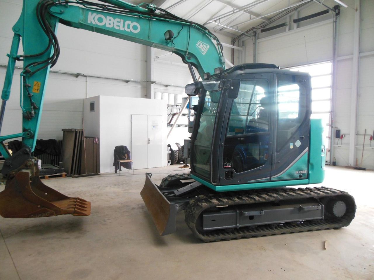 2014 Kobelco SK75SR-3E crawler excavator side view 2014 Kobelco SK75SR-3E crawler excavator side view