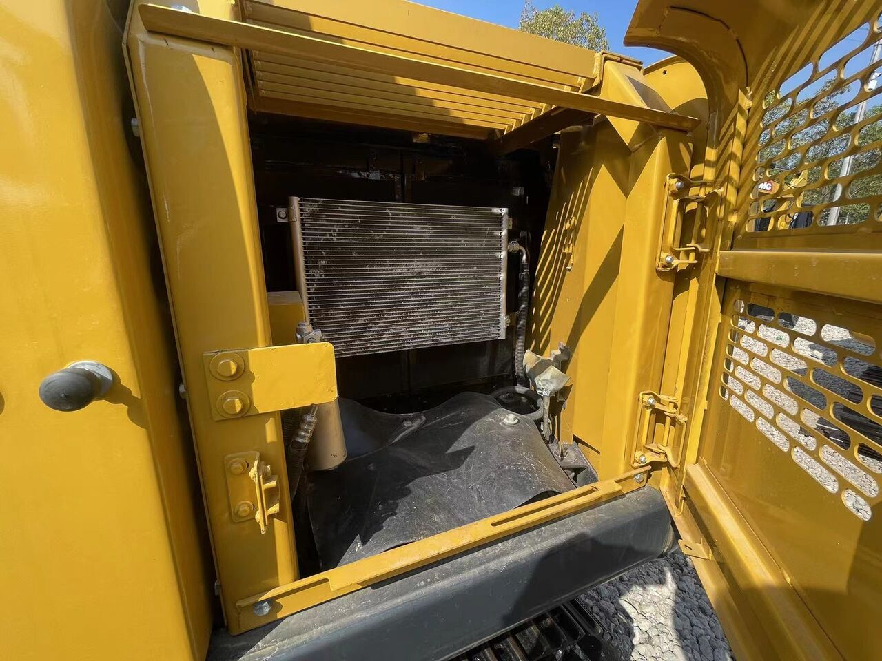 2023 XCMG XE85DA crawler excavator engine compartment view 2023 XCMG XE85DA crawler excavator engine compartment view
