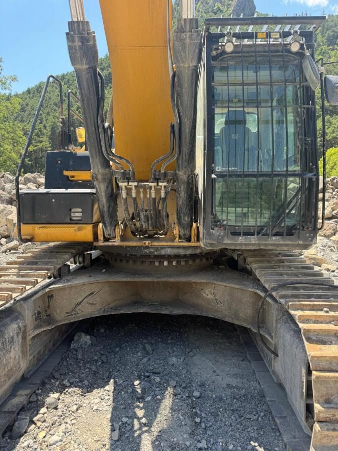 2012 Caterpillar 336EL crawler excavator front view 2012 Caterpillar 336EL crawler excavator front view