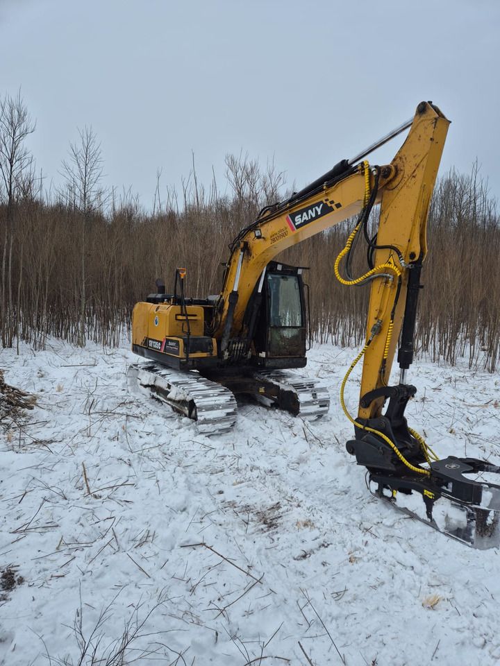 2023 Sany SY135C crawler excavator, side view 2023 Sany SY135C crawler excavator, side view