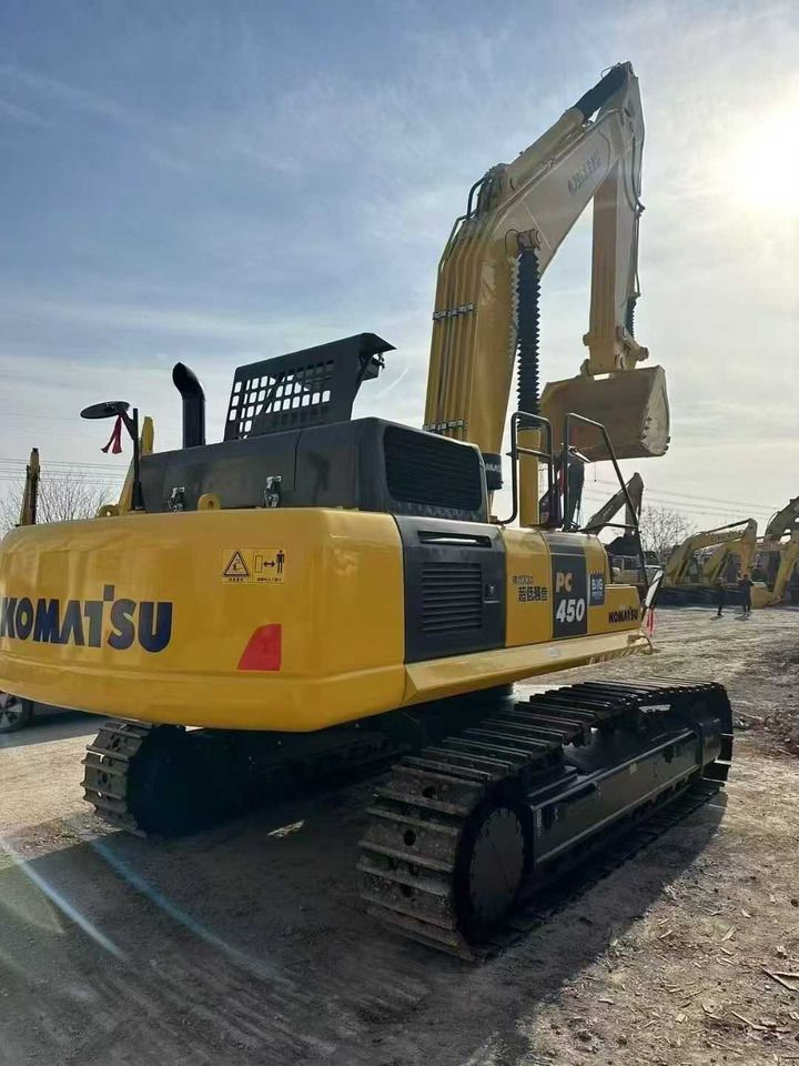 2023 Komatsu PC450 crawler excavator rear three-quarter view 2023 Komatsu PC450 crawler excavator rear three-quarter view