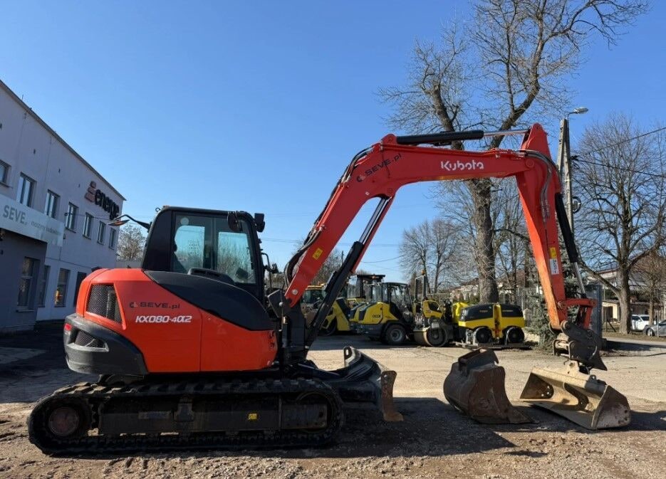2022 Kubota KX080-4α2 crawler excavator side view 2022 Kubota KX080-4α2 crawler excavator side view