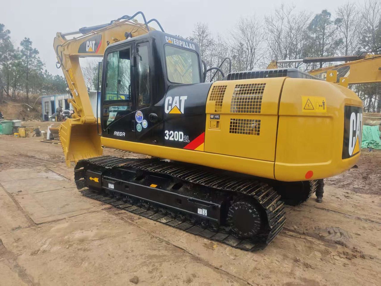 2025 Caterpillar 320D2L Raupenbagger, Ansicht von hinten-dreiviertel 2025 Caterpillar 320D2L Raupenbagger, Ansicht von hinten-dreiviertel