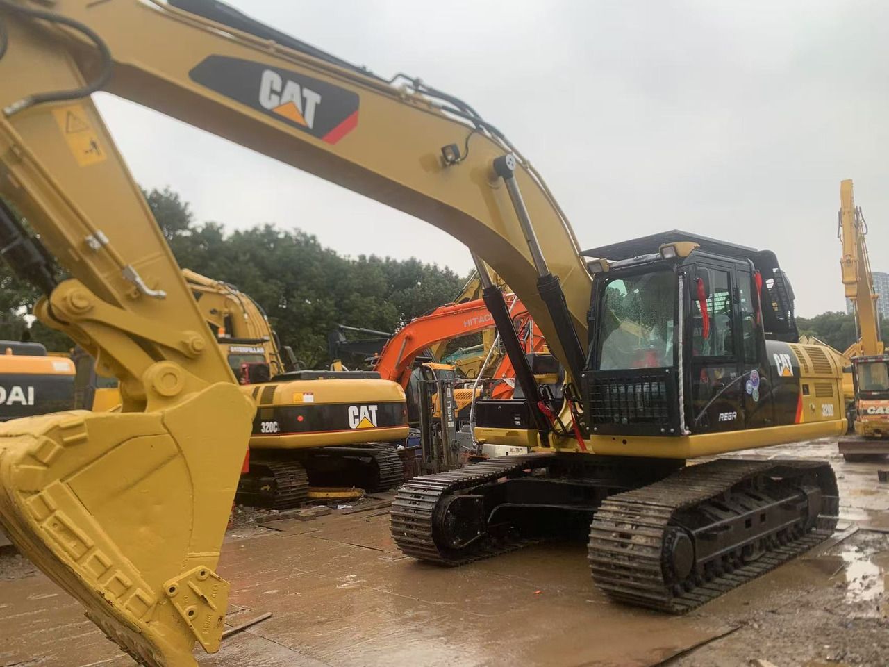 2018 Caterpillar 329D crawler excavator, side view