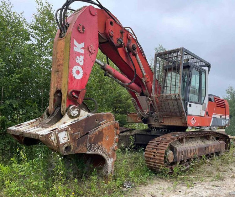 1996 O&K RH9 excavator, side view 1996 O&K RH9 excavator, side view