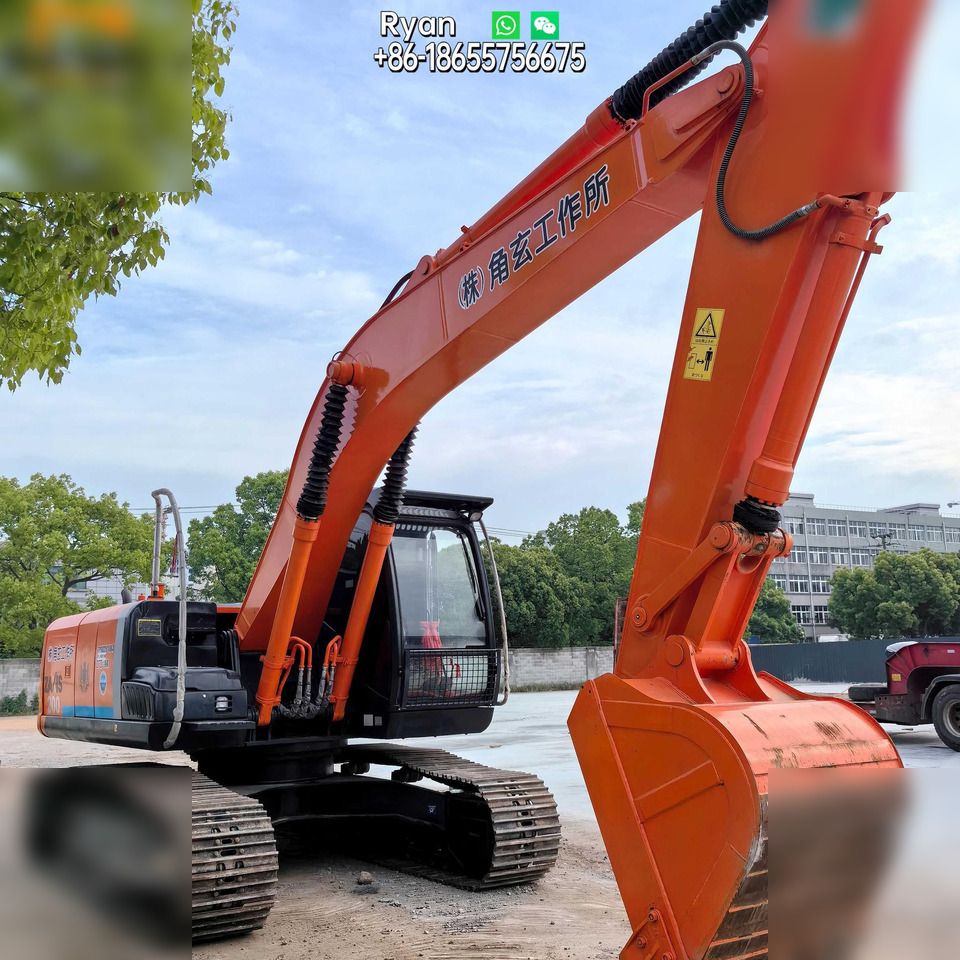 2013 Hitachi ZX200-3 crawler excavator, side view 2013 Hitachi ZX200-3 crawler excavator, side view