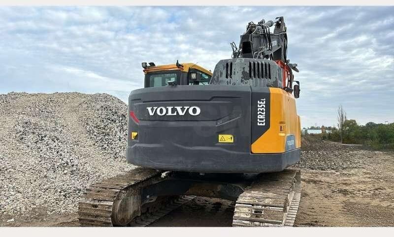 2019 Volvo ECR235EL crawler excavator rear view 2019 Volvo ECR235EL crawler excavator rear view