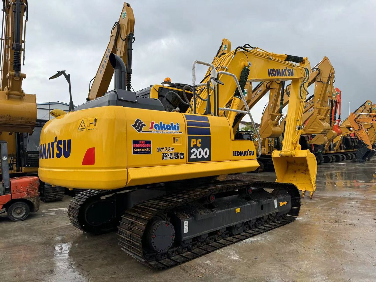 2024 Komatsu PC200-8 crawler excavator, rear three-quarter view 2024 Komatsu PC200-8 crawler excavator, rear three-quarter view