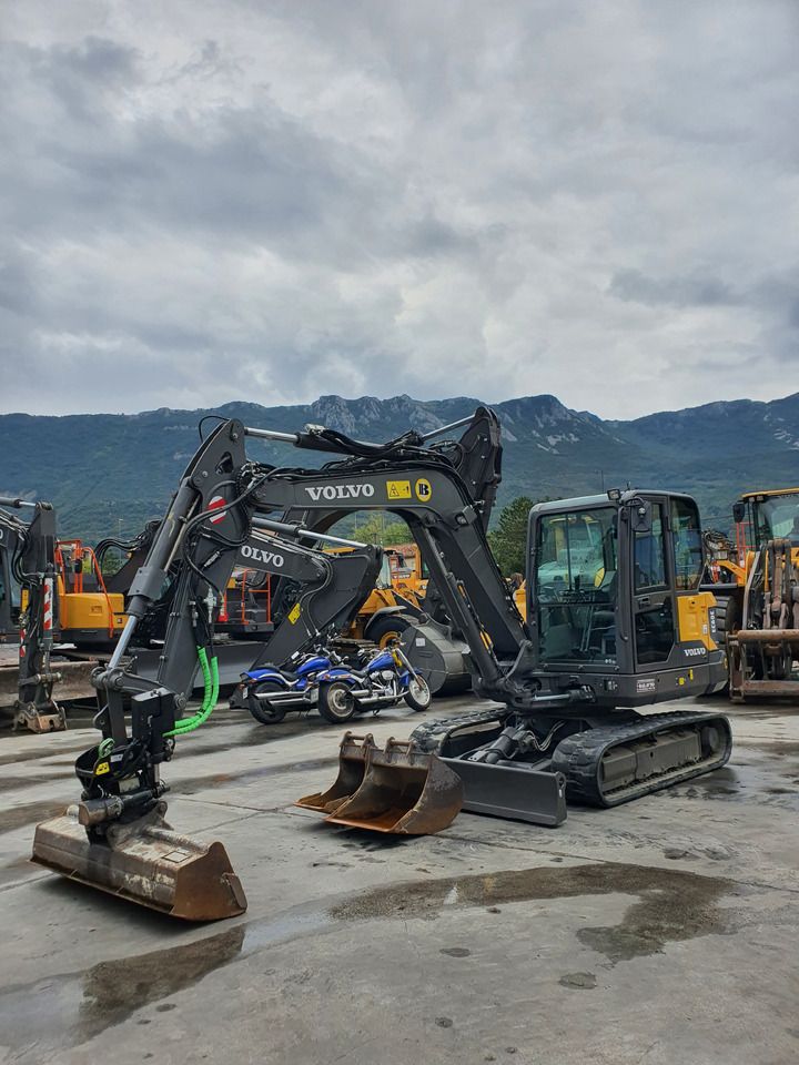 2021 Volvo EC60E mini excavator, side profile view 2021 Volvo EC60E mini excavator, side profile view