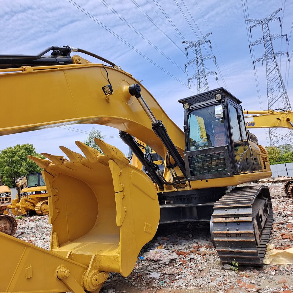 2024 Caterpillar 330D2L crawler excavator, front three-quarter view 2024 Caterpillar 330D2L crawler excavator, front three-quarter view