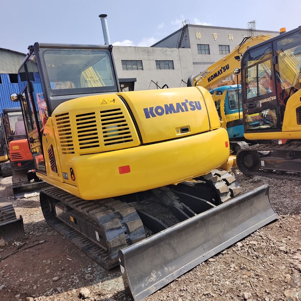 2024 Komatsu PC70-8 crawler excavator rear view 2024 Komatsu PC70-8 crawler excavator rear view