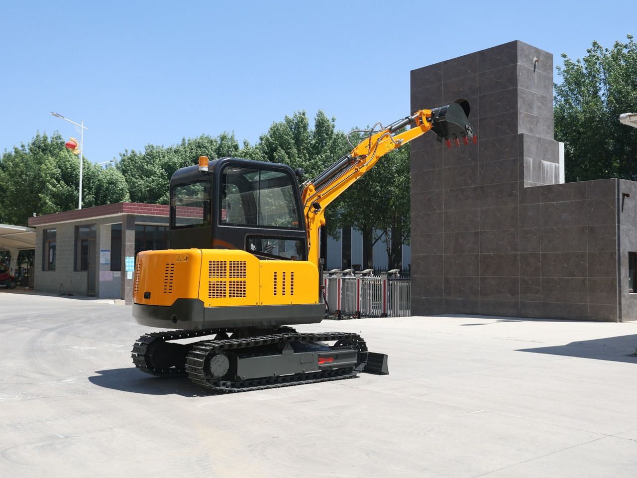 New 2025 Müller Machinery MB 40-VKSH Mini Excavator