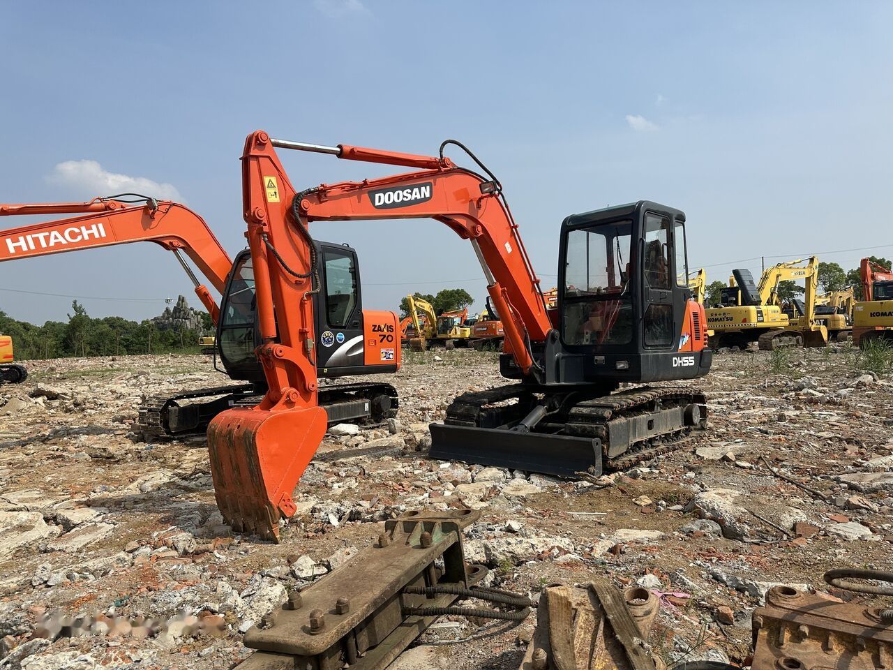 Doosan DH55 crawler excavator, side view Doosan DH55 crawler excavator, side view