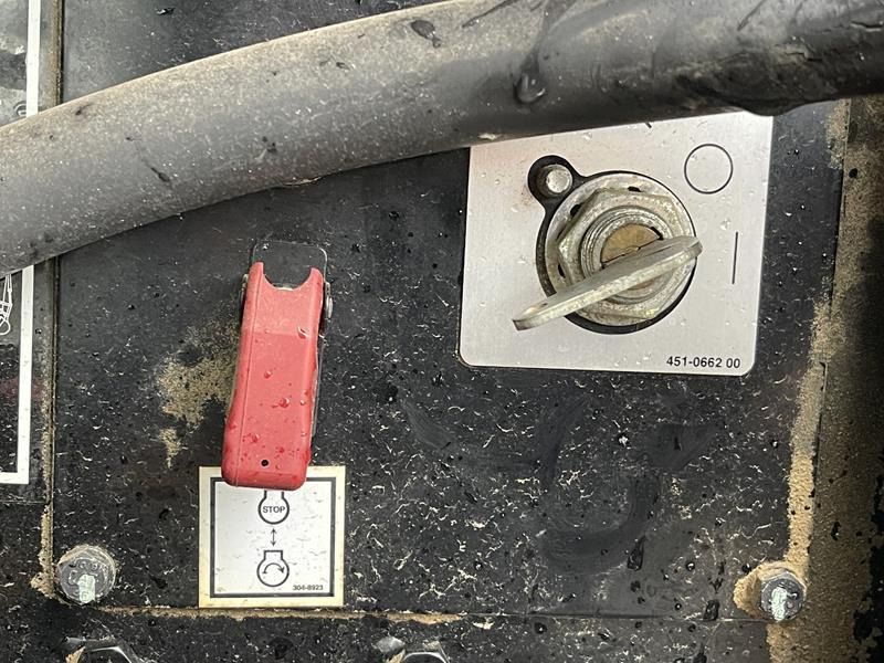 2016 Caterpillar M314F ignition and stop switch detail