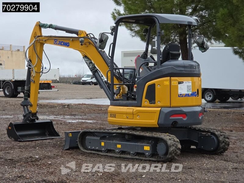 2023 XCMG XE35E mini excavator, side view 2023 XCMG XE35E mini excavator, side view