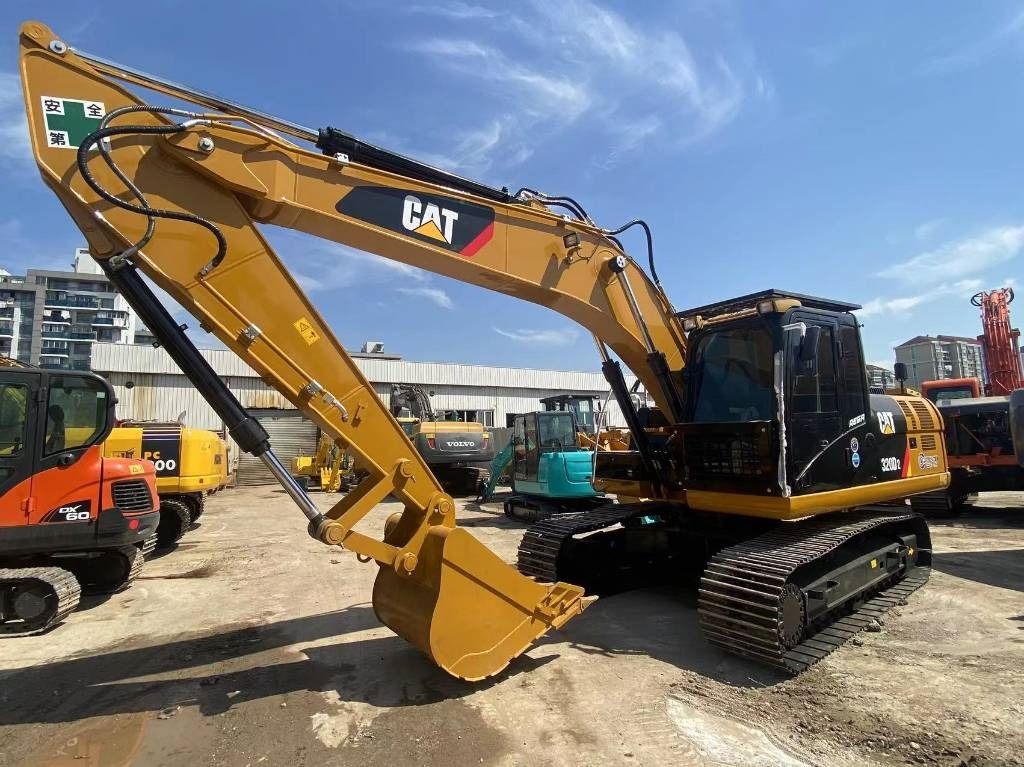 Escavatore mini Caterpillar 320D2 del 2020, vista laterale