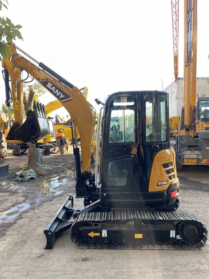 2024 Sany SY35U mini excavator, side profile view 2024 Sany SY35U mini excavator, side profile view