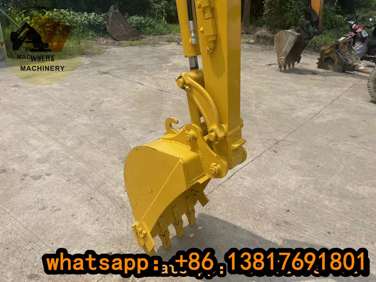 2024 Komatsu 35-3 mini excavator bucket and arm detail 2024 Komatsu 35-3 mini excavator bucket and arm detail