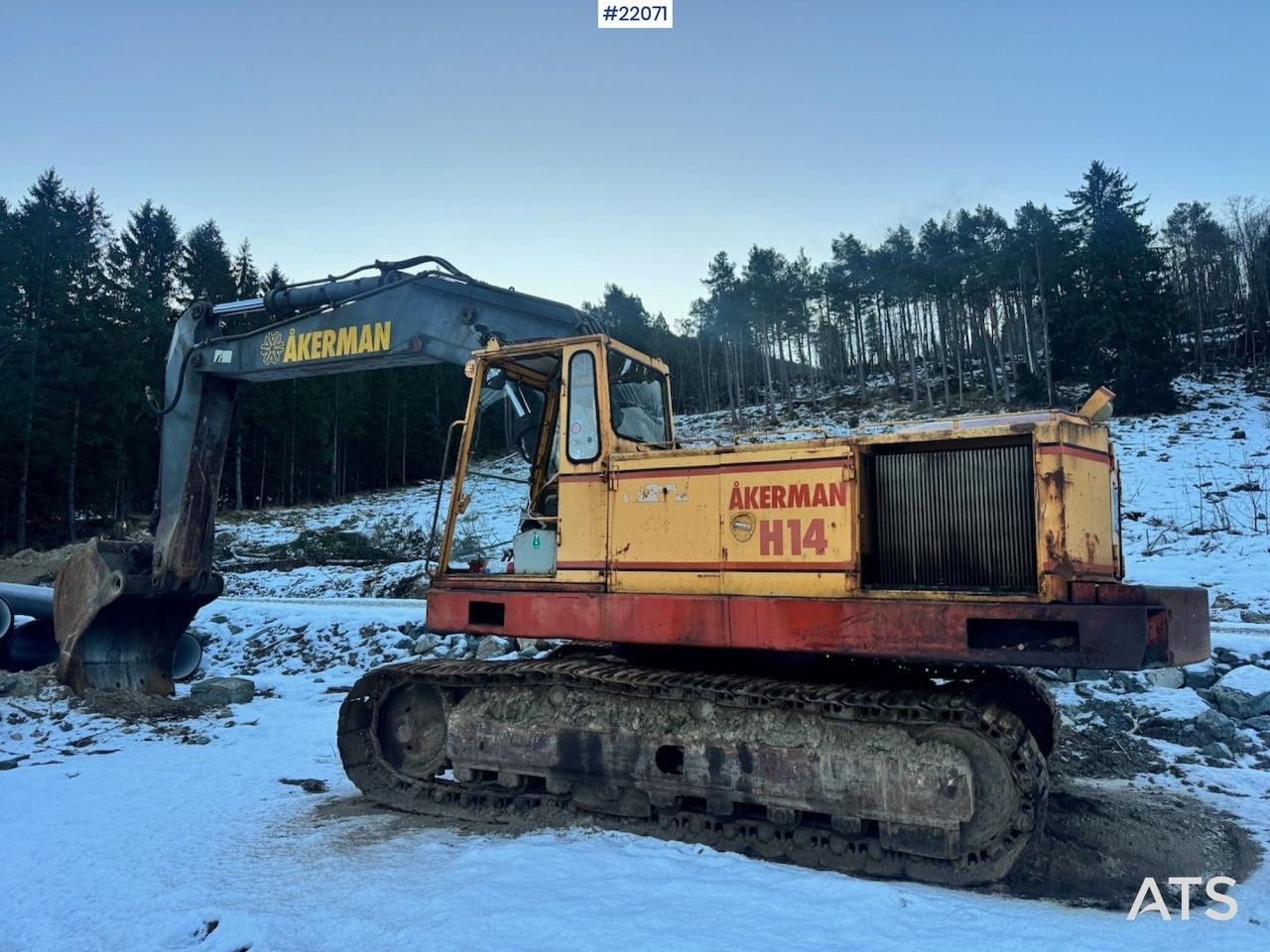 1984 Åkerman H14 crawler excavator, side view 1984 Åkerman H14 crawler excavator, side view