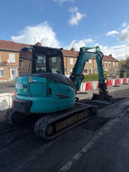 2020 Kobelco SK45 mini excavator, rear three-quarter view 2020 Kobelco SK45 mini excavator, rear three-quarter view