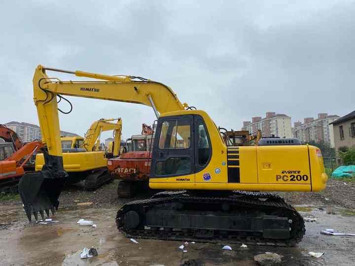 2020 Komatsu PC200 Avance crawler excavator, side profile view 2020 Komatsu PC200 Avance crawler excavator, side profile view