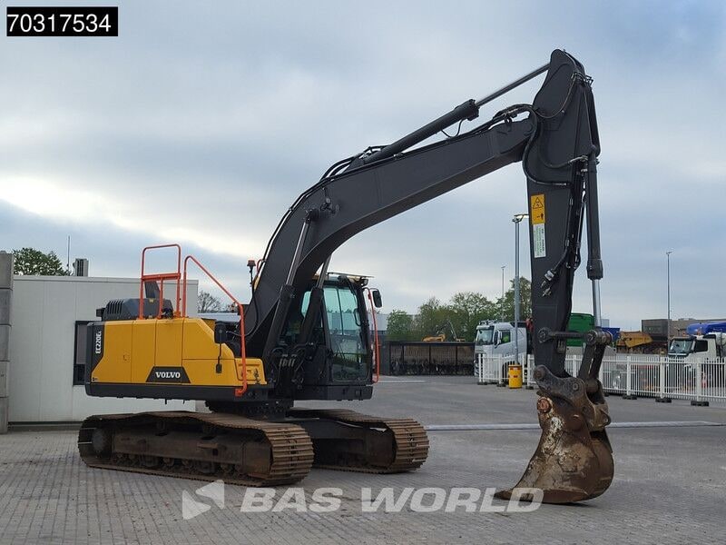 2021 Volvo EC220EL crawler excavator, side view 2021 Volvo EC220EL crawler excavator, side view