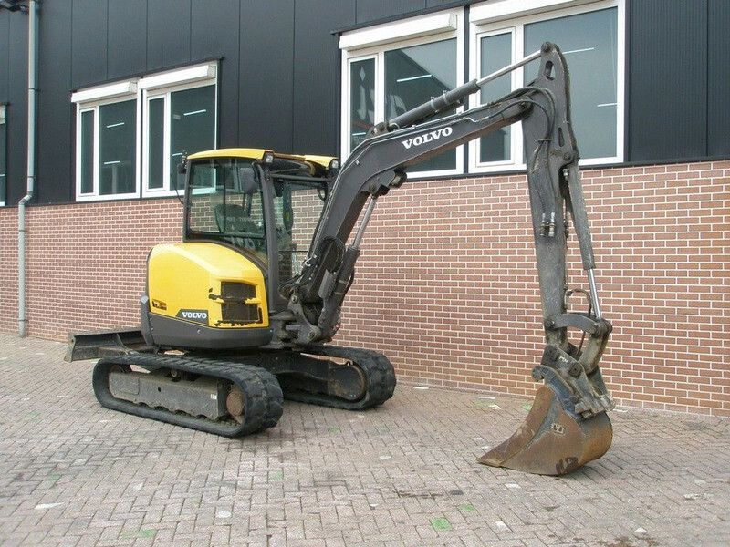 2018 Volvo ECR50D mini excavator, side view 2018 Volvo ECR50D mini excavator, side view