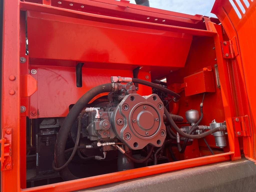 2025 Doosan 300 crawler excavator engine compartment view 2025 Doosan 300 crawler excavator engine compartment view