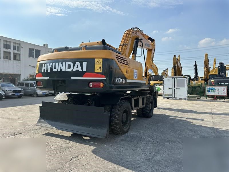 2020 Hyundai R210W-9 wheel excavator rear view